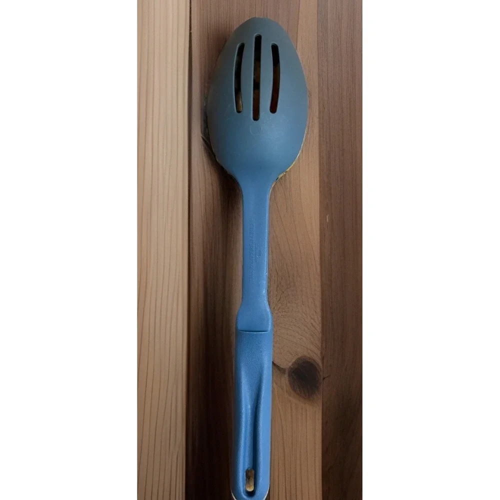 Pampered Chef Lot Spatulas Draining Spoon Measuring Cup